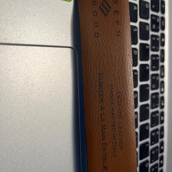 Joseph Abboud Italian handcrafted leather belt. - Picture 4 of 4